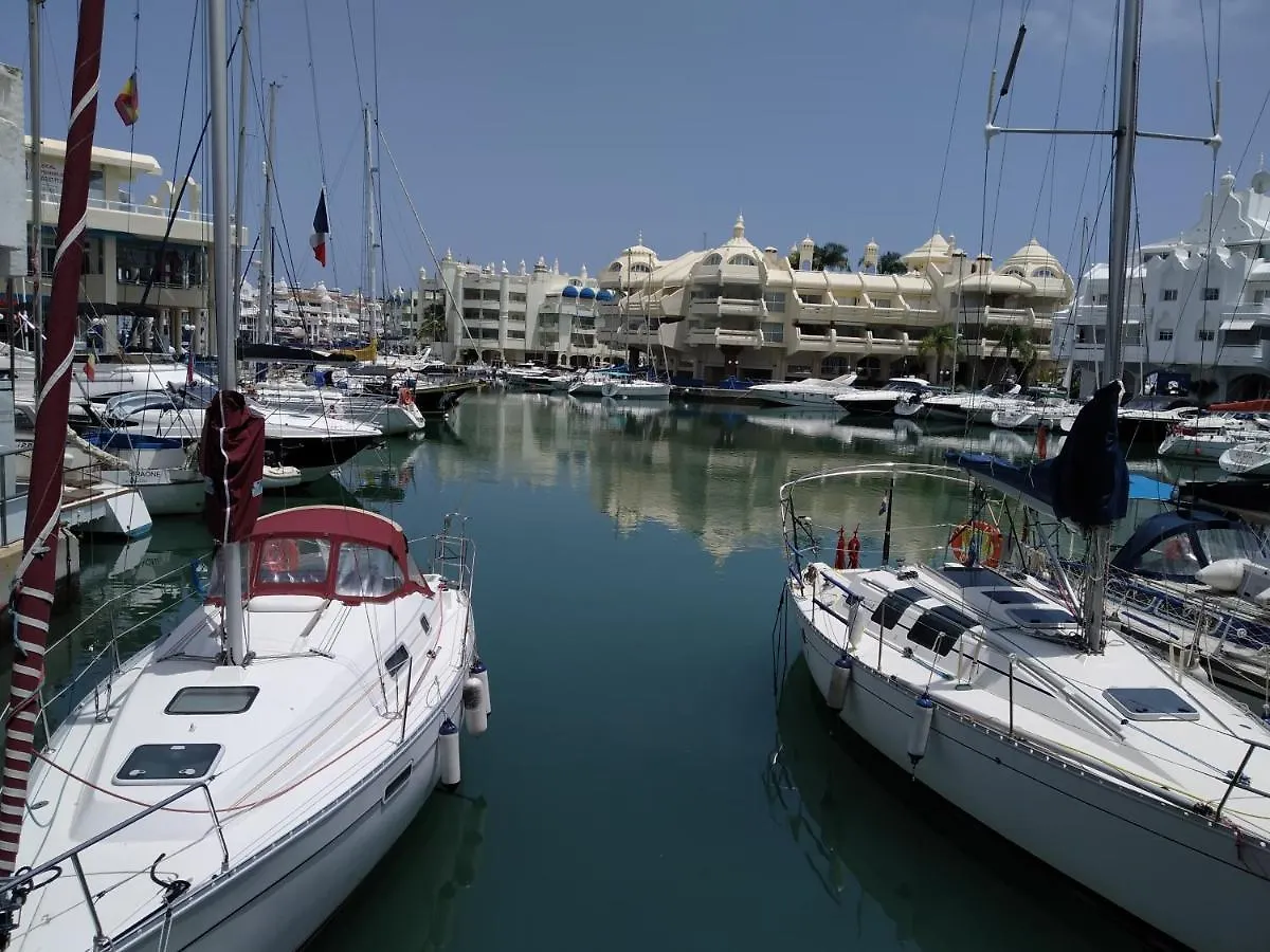 2Bdr Sunny Apartment With Pool And Private Parking In Benalmadena